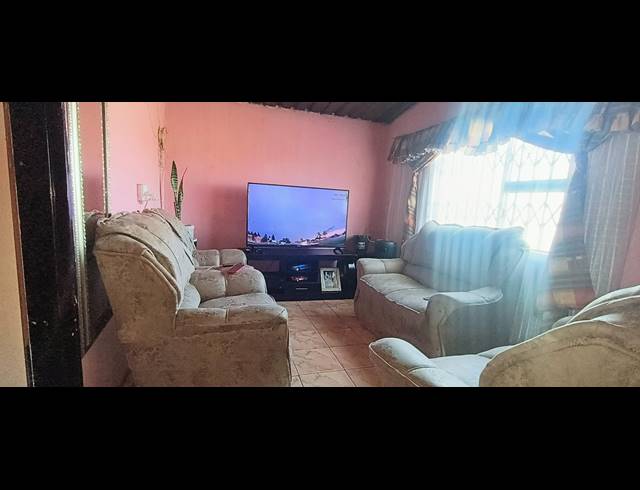 2 BEDROOM HOUSE FOR SALE IN TSHEPISONG